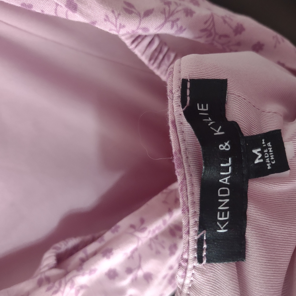 Kendall & Kylie Light Pink Floral Top